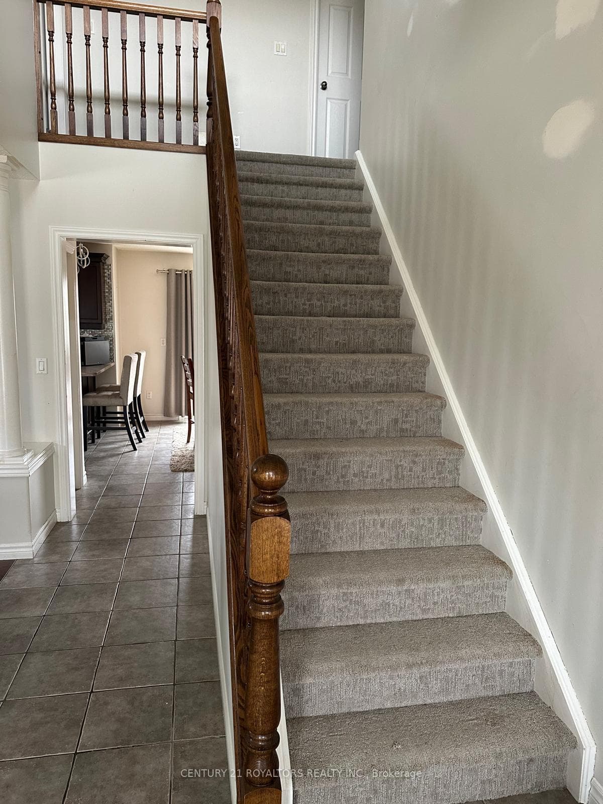 100 Southview Court photo 4