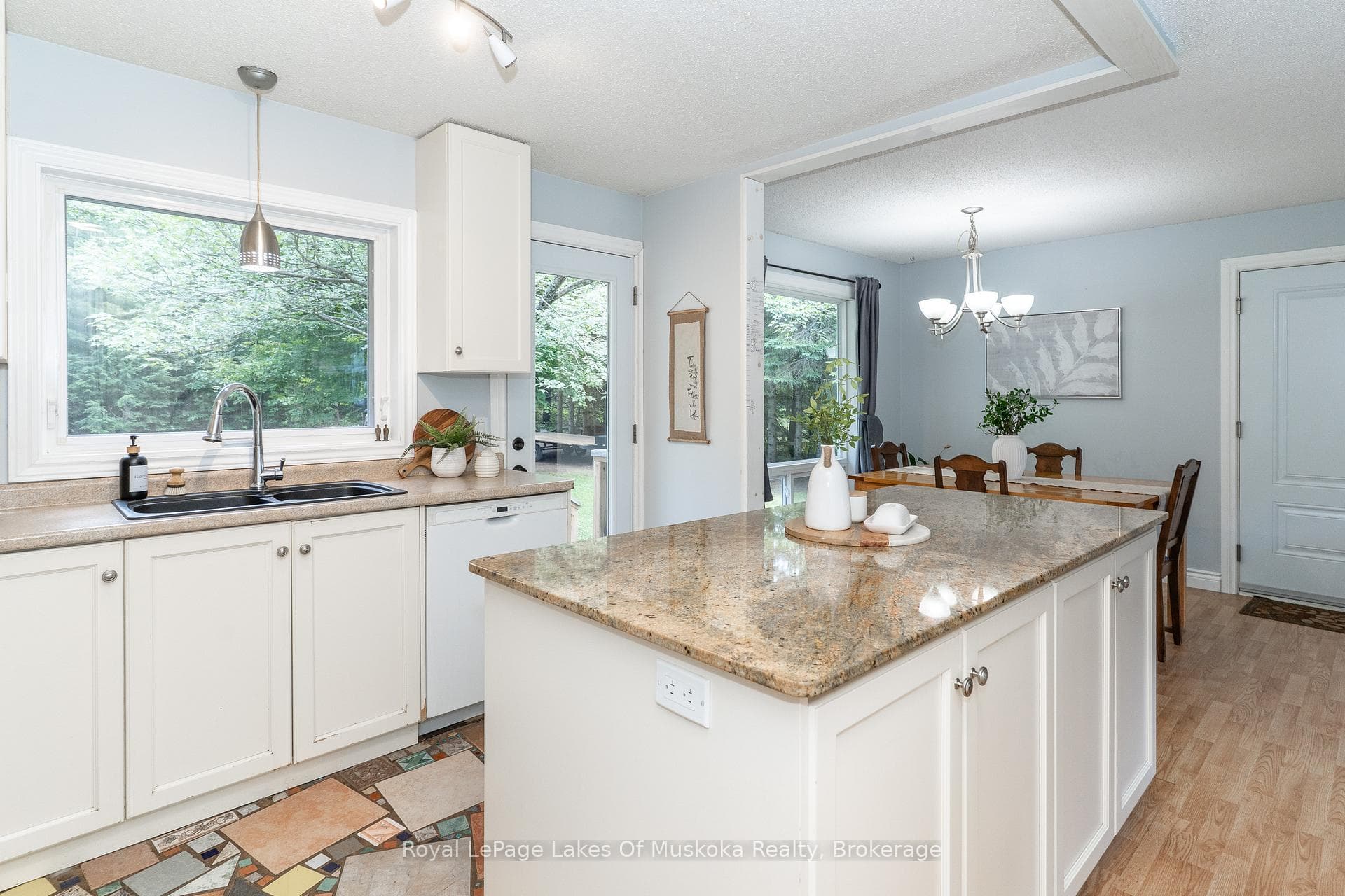 70 Meadow Heights Drive photo 6