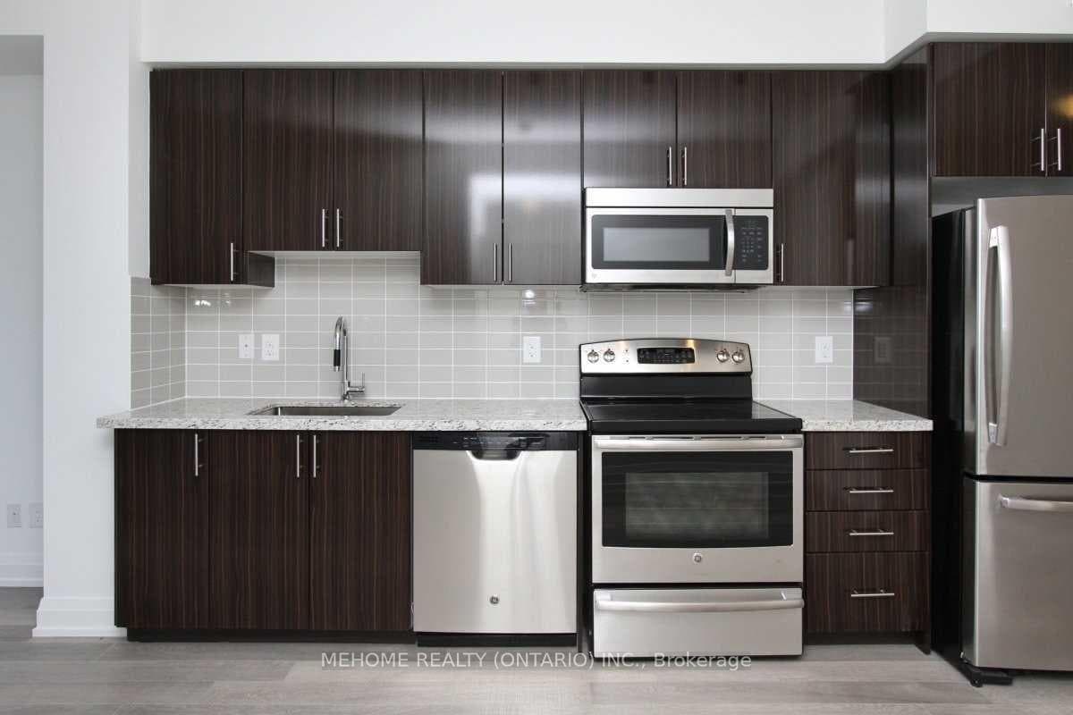 7161 Yonge Street Unit 1135 photo 2