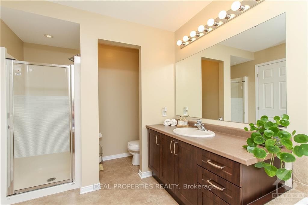 818 TABARET Street photo 20