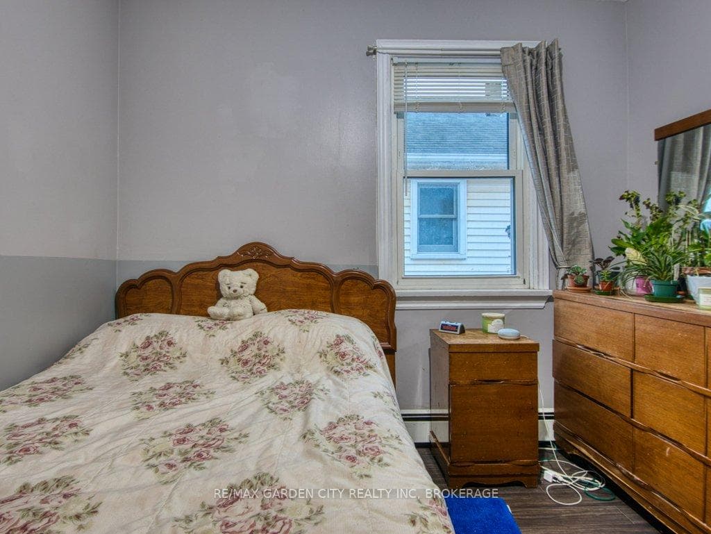 28 Charles Avenue photo 37