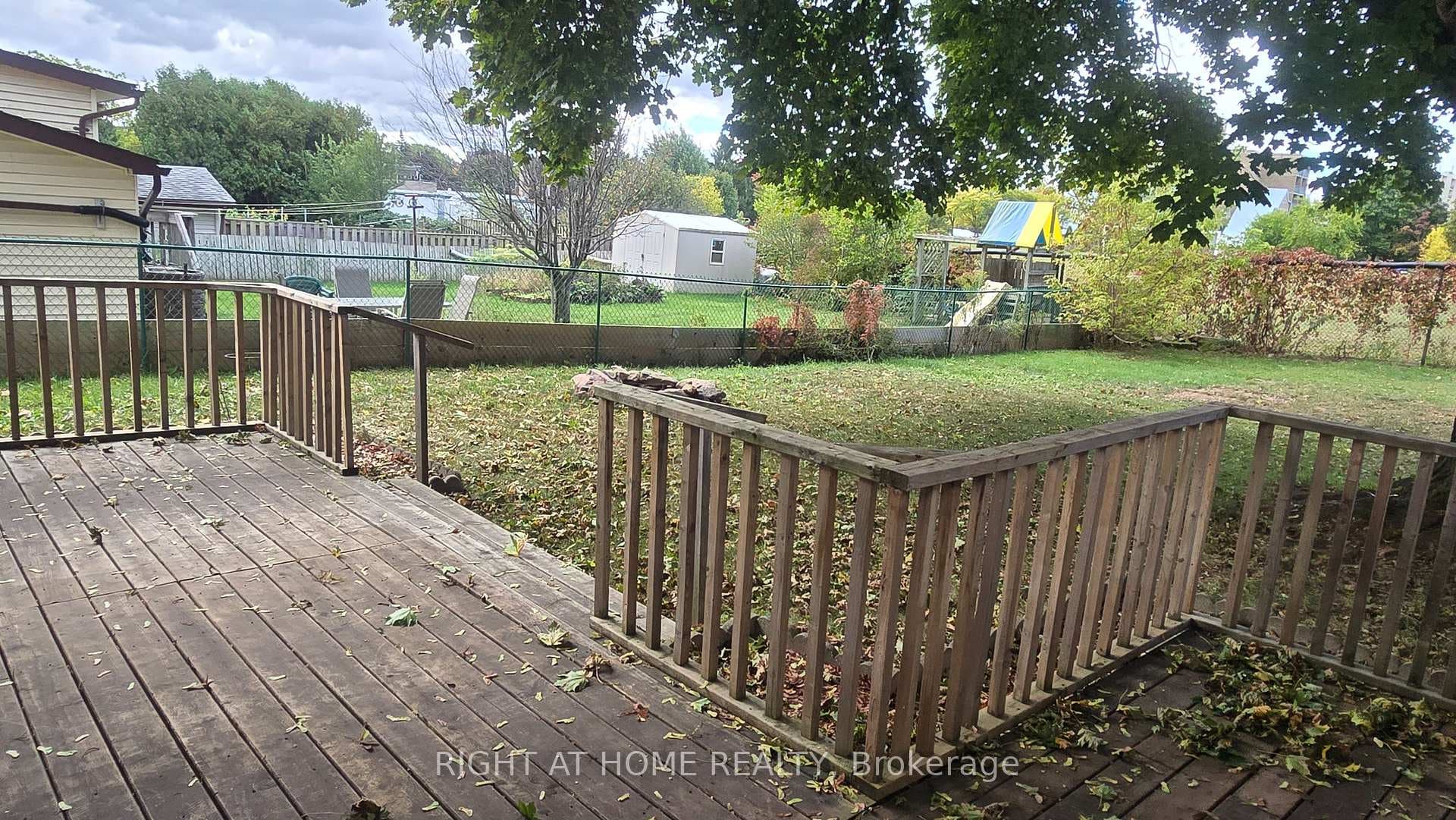 65 Ellis Crescent photo 25