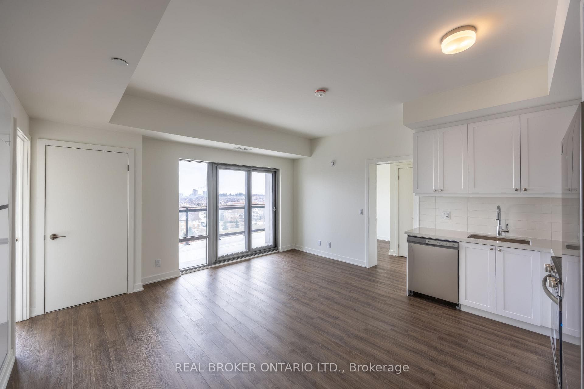 51 Clarington Boulevard Unit 823 photo 11