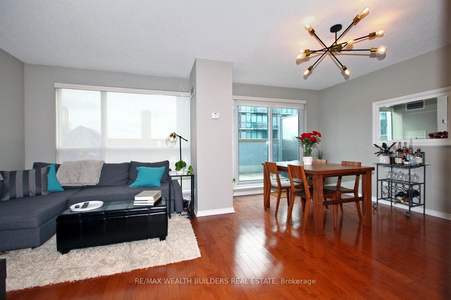 230 King Street Unit 1504 photo 9