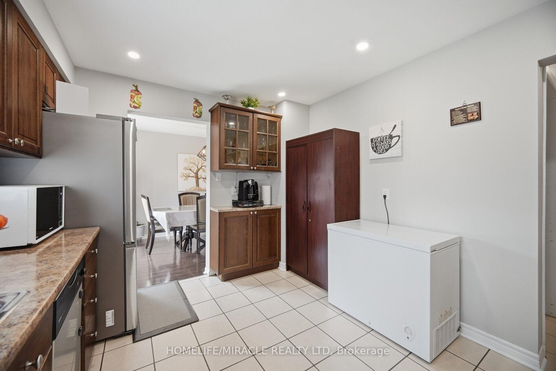 113 Fanshawe Drive photo 17