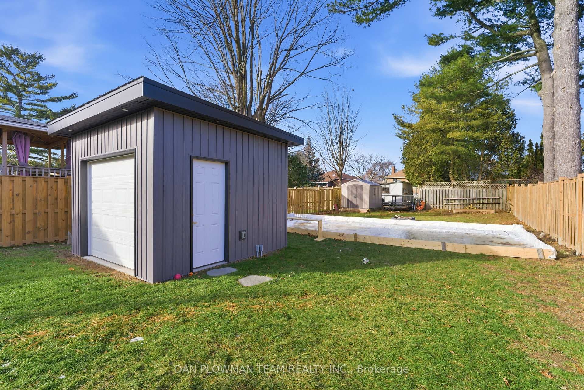 156 Spencer Street photo 34