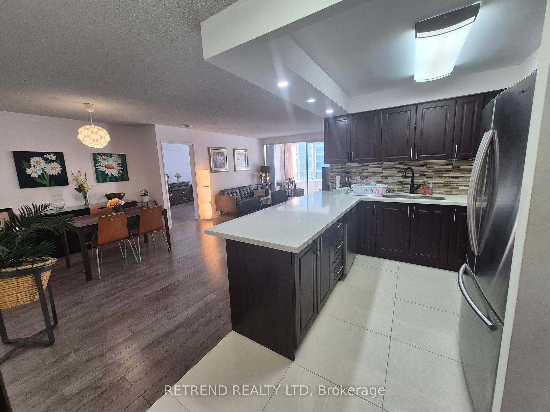 30 Greenfield Avenue Unit 1601 photo 1
