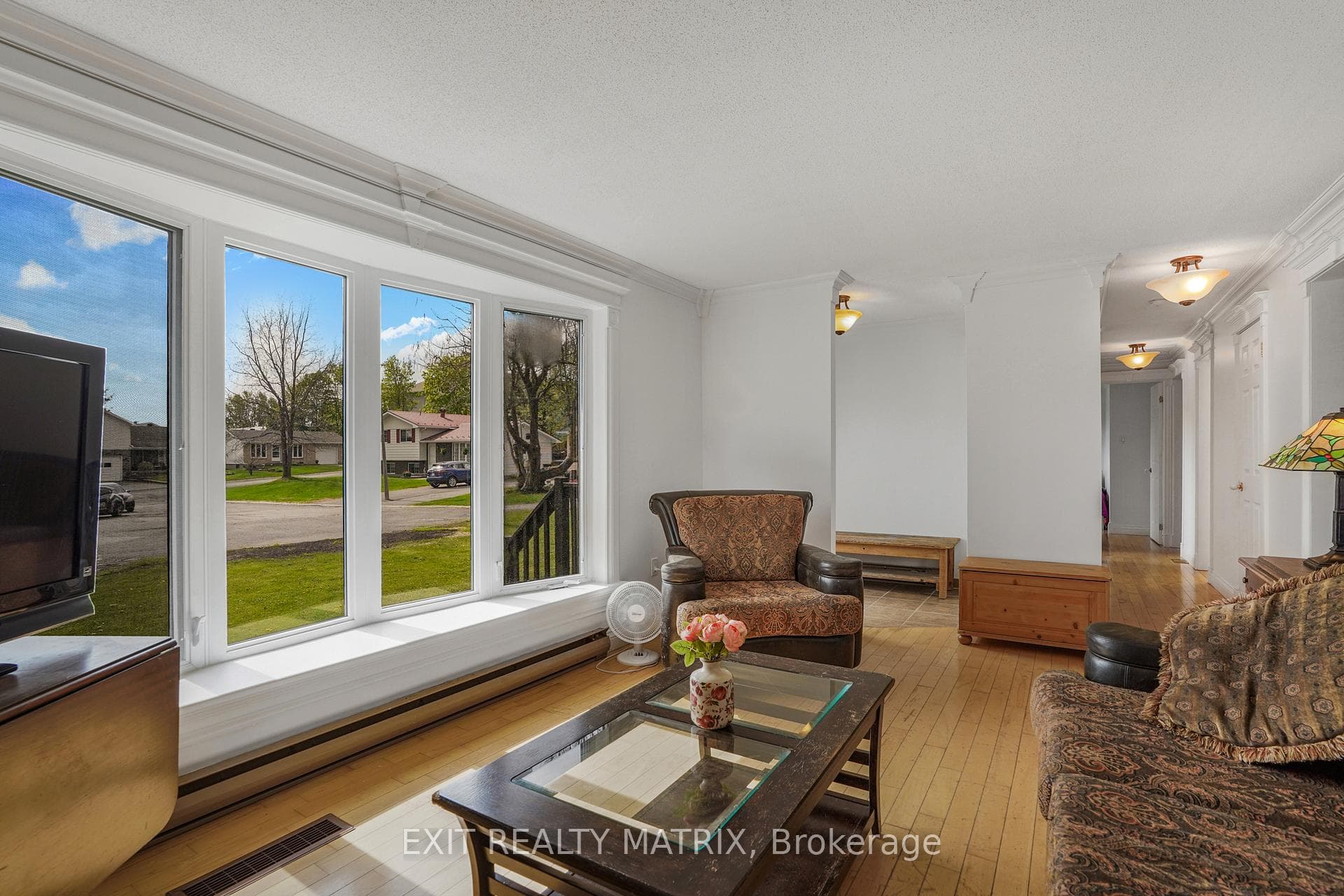 136 Martel Crescent photo 6