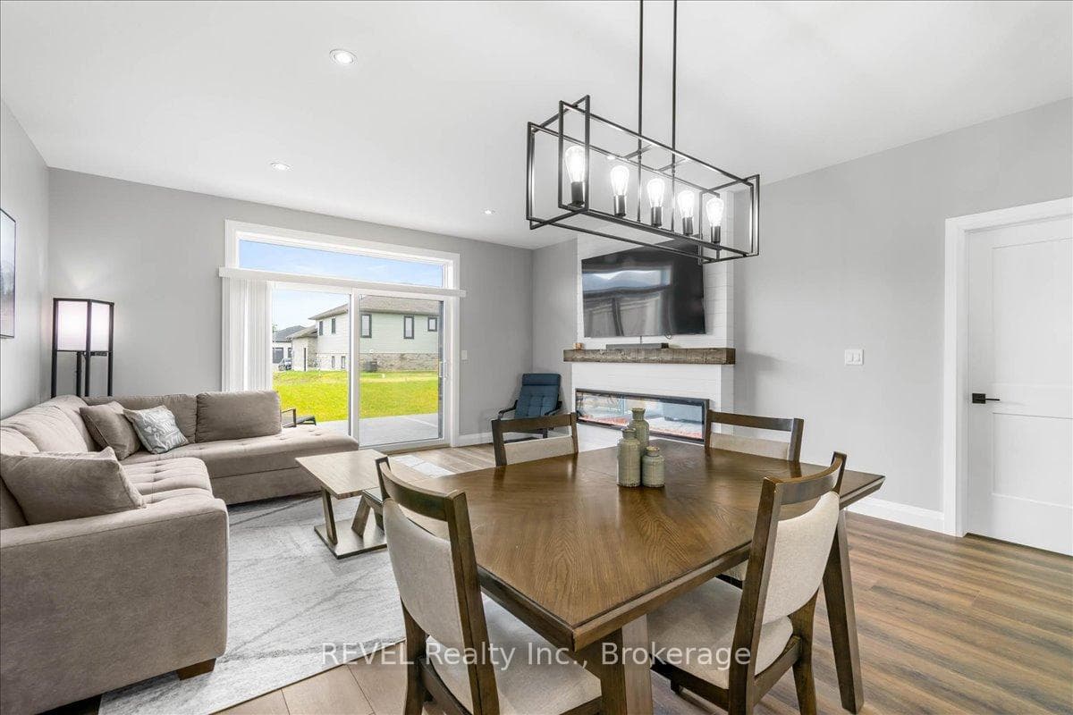 371 Argyle Avenue photo 10