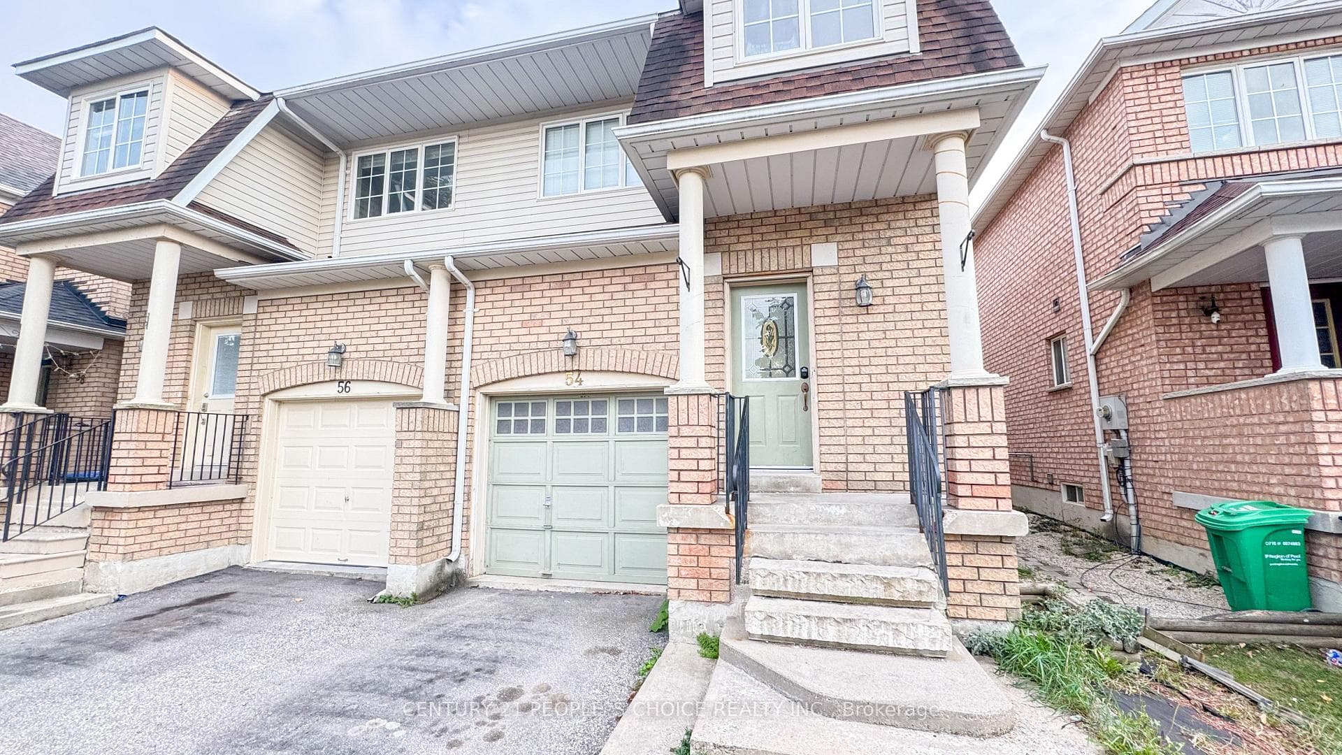 54 Grapevine Road photo 2