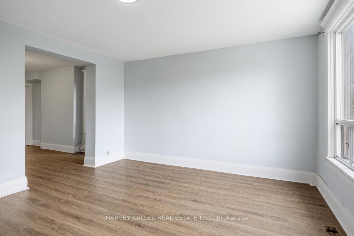 914 Bloor Street Unit Upper photo 5