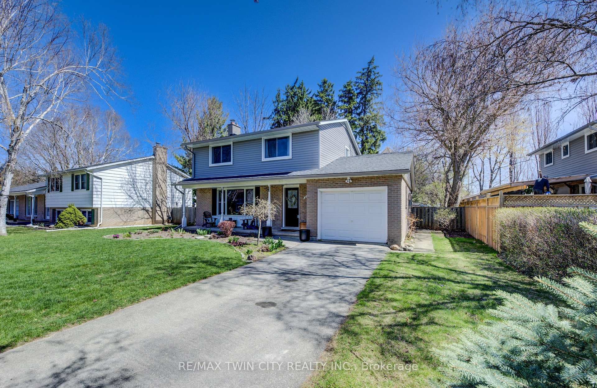 282 Braemore Avenue photo 2