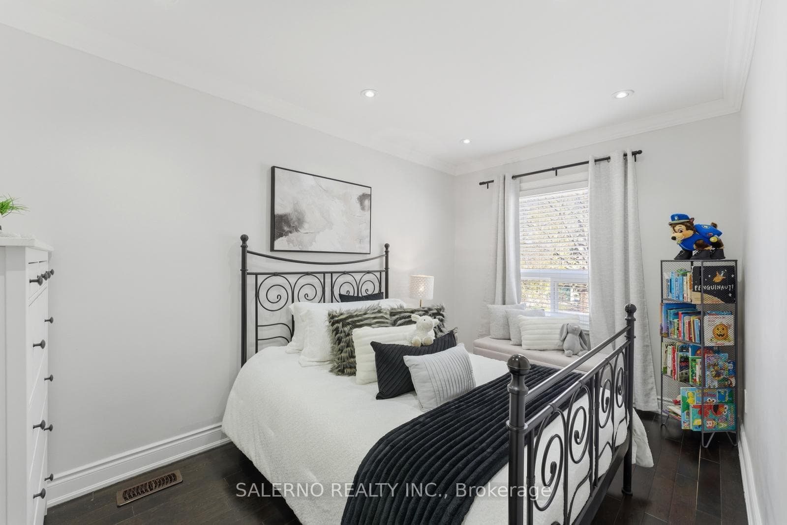69 Robert Street photo 29