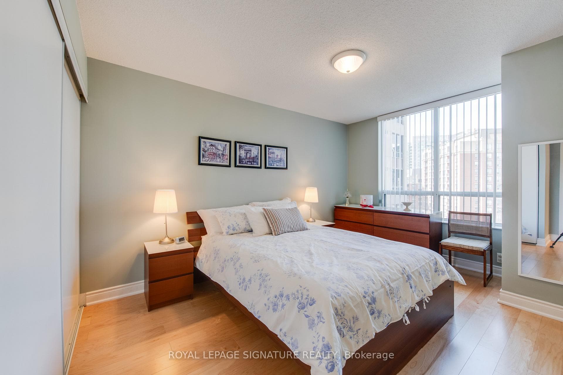 80 Harrison Garden Boulevard Unit 916 photo 18