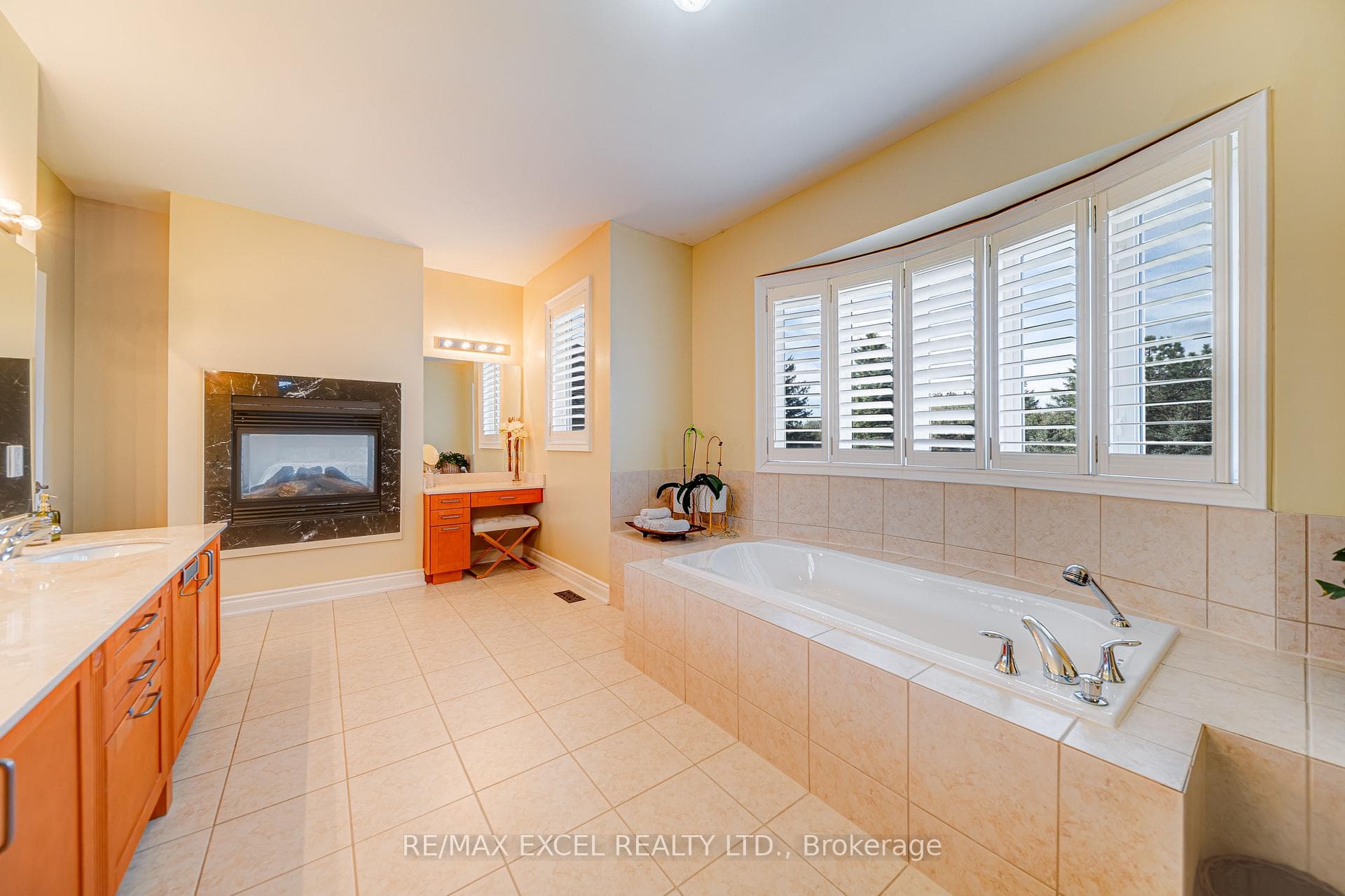 8 Country Club Drive photo 26