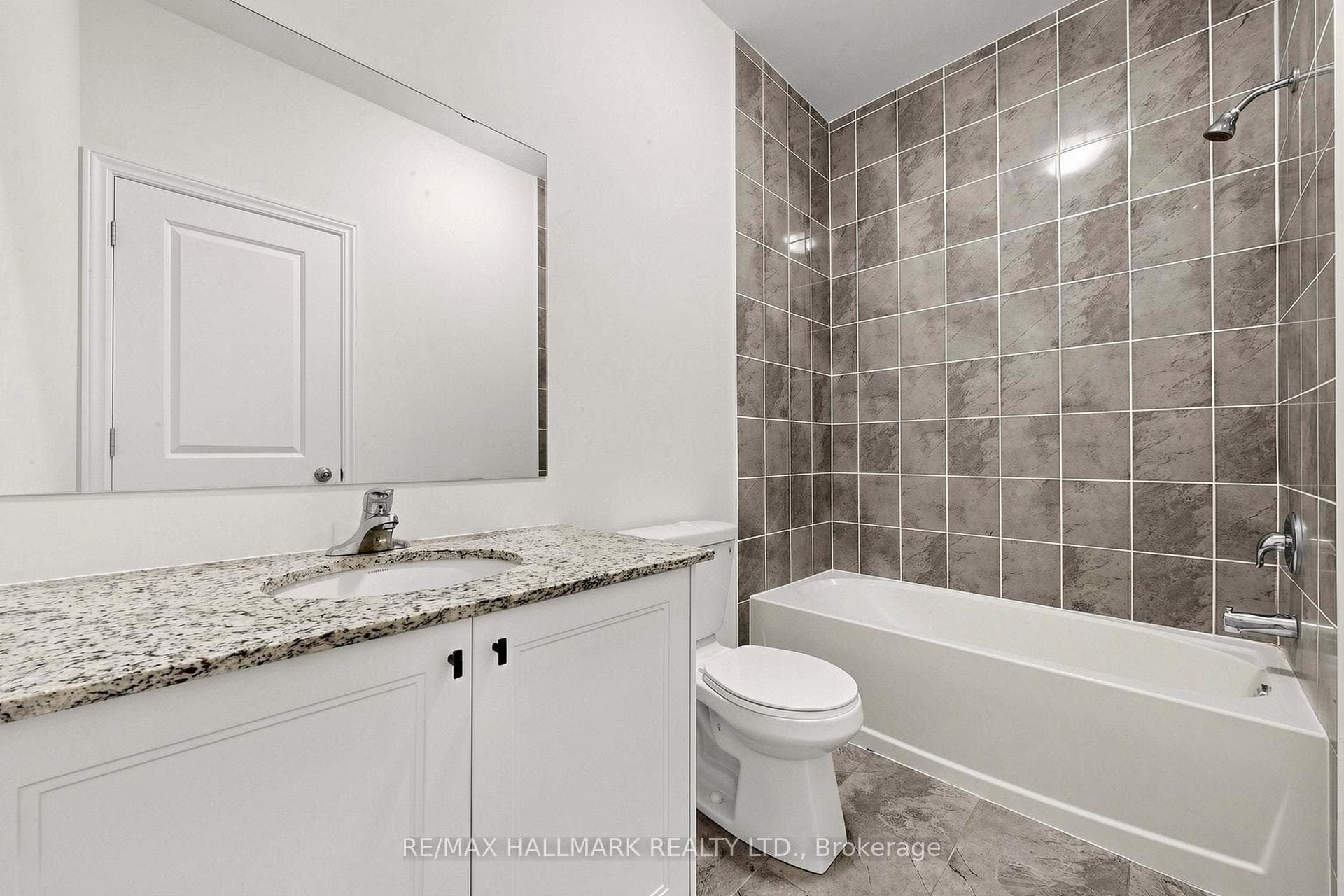 112 Weslock Crescent photo 38