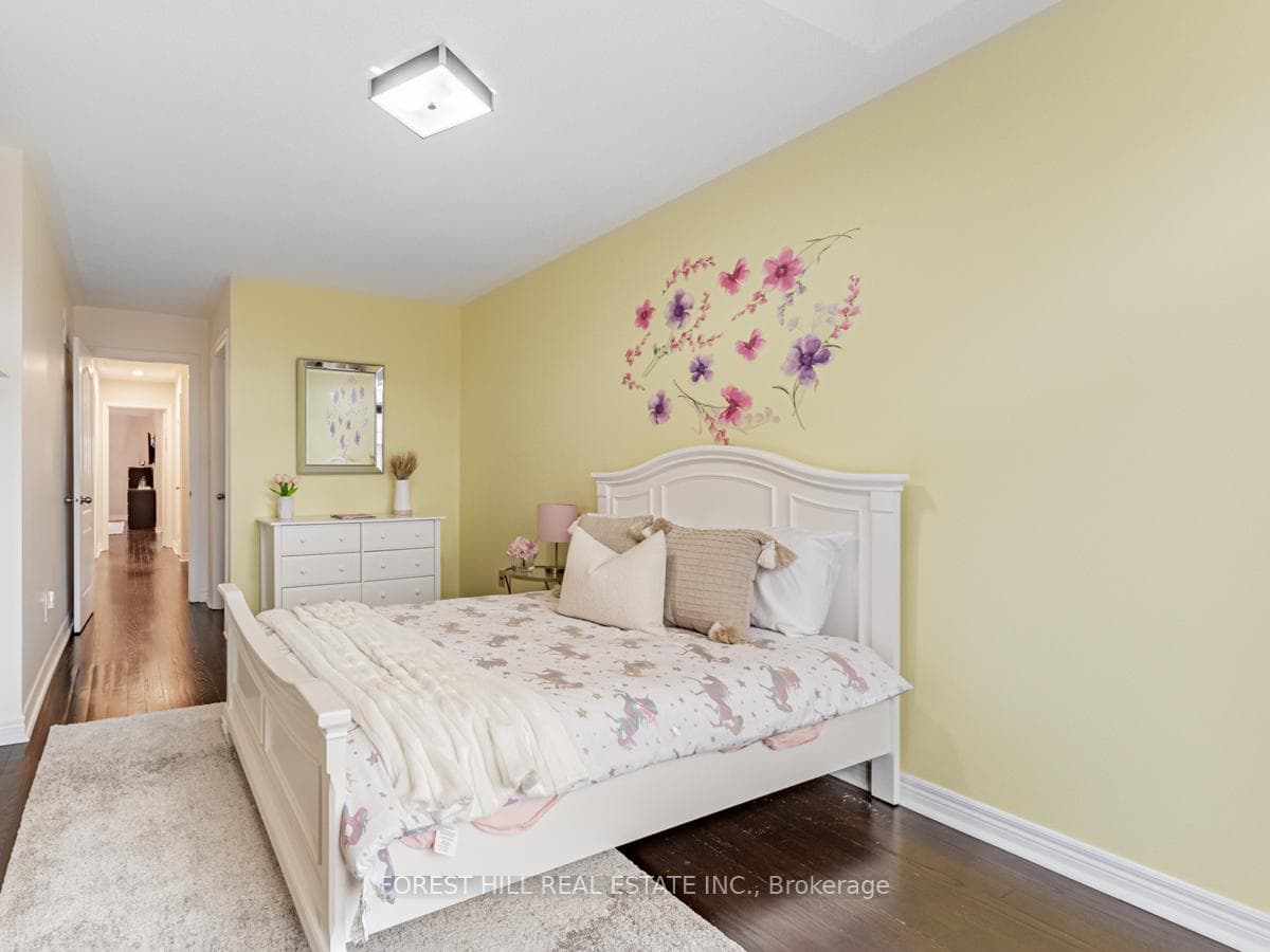 52 Kingsbridge Circle photo 16