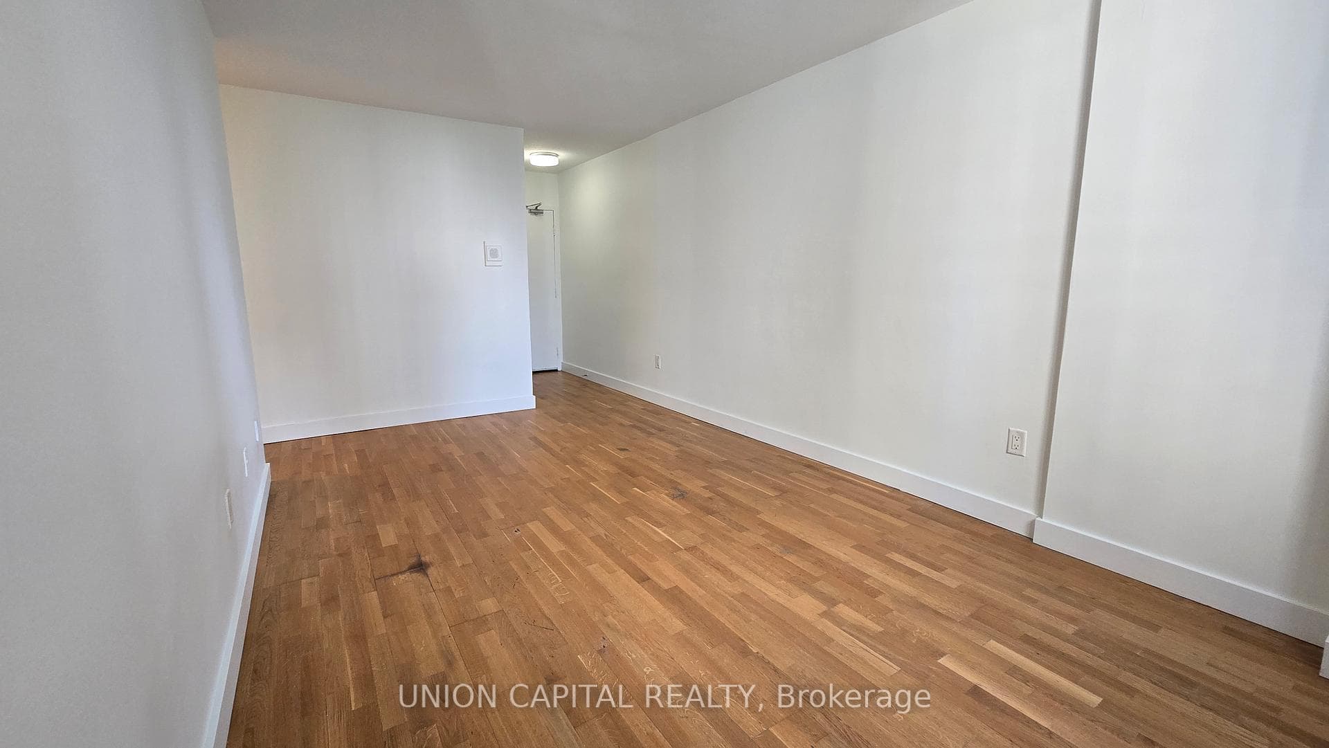 230 Oak Street Unit 608 photo 4