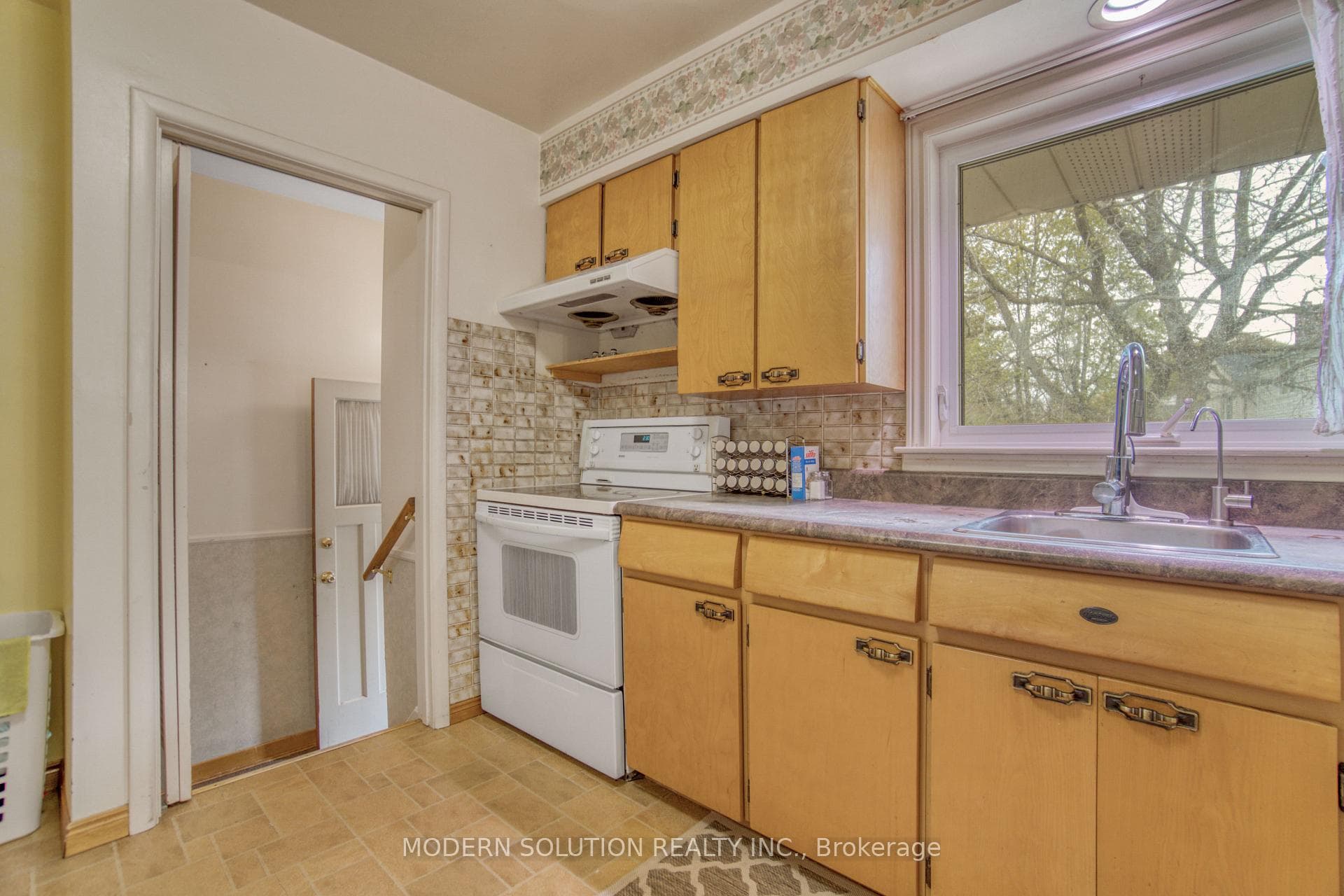 314 Strathcona Drive photo 15
