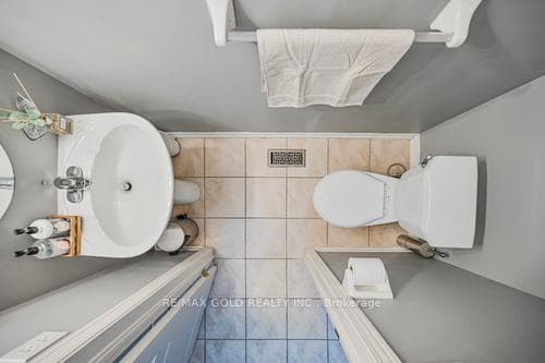 116 Heartleaf Crescent photo 14