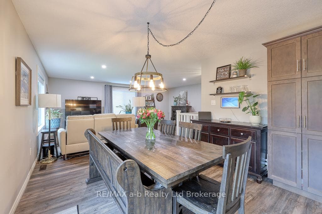 60 James Street photo 12