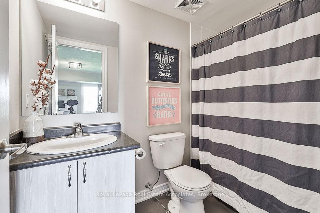 4 Anchorage Crescent Unit 302 photo 18