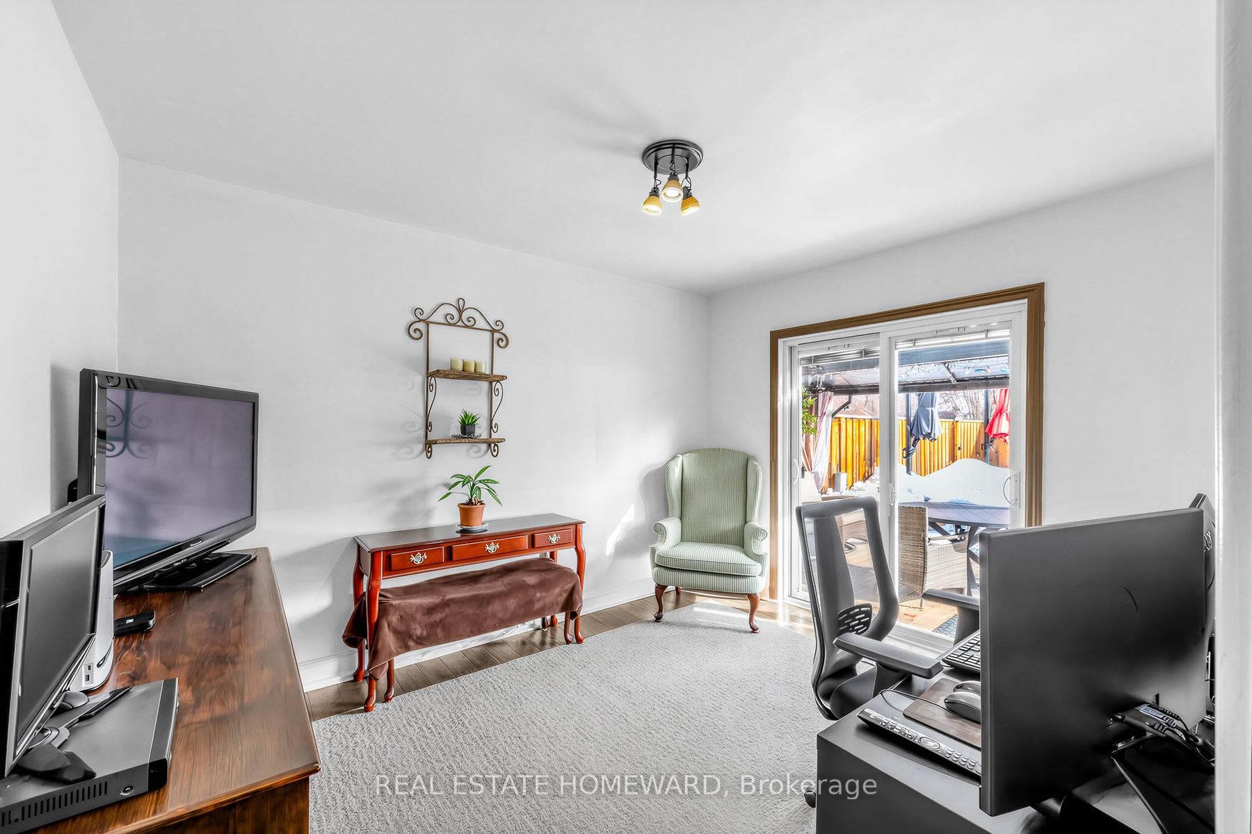 15 Medonte Avenue photo 19