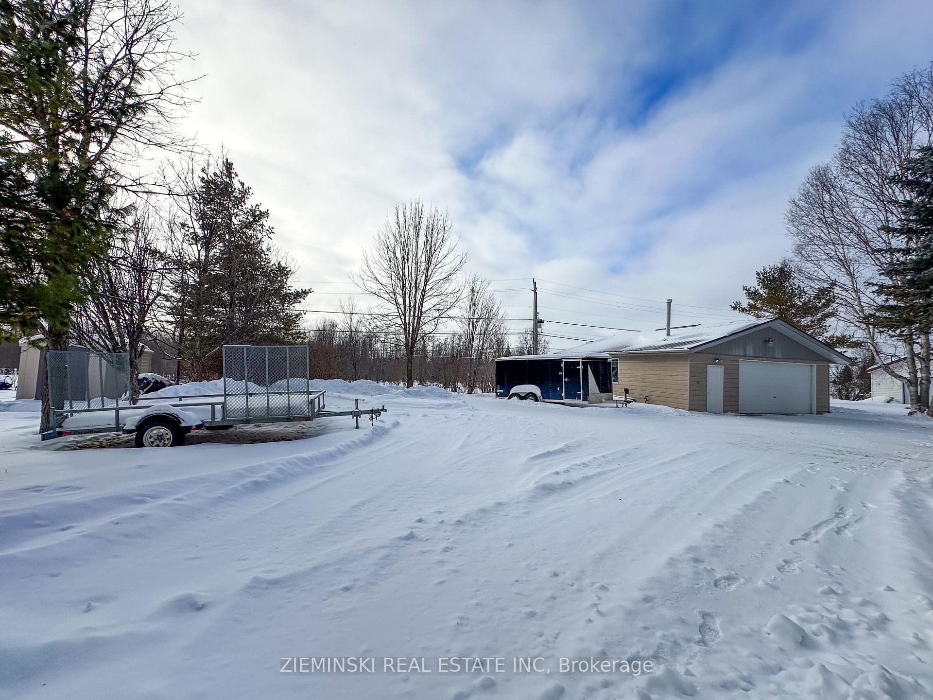 639 Majestic Street photo 36