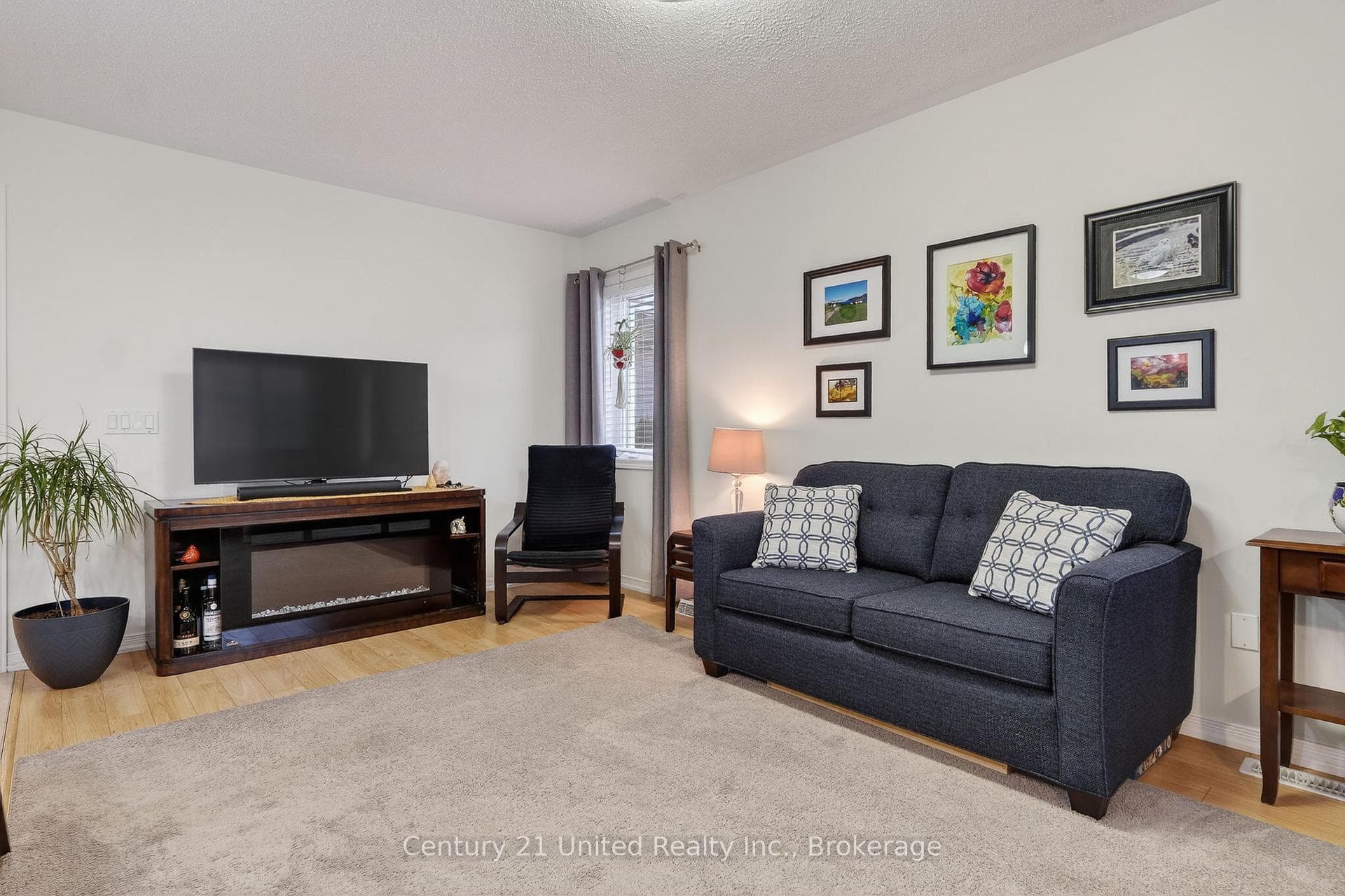 832 Leslie Street photo 12