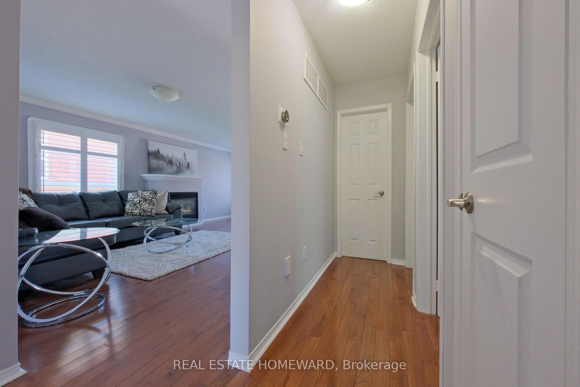 1283 Vincent Crescent photo 20