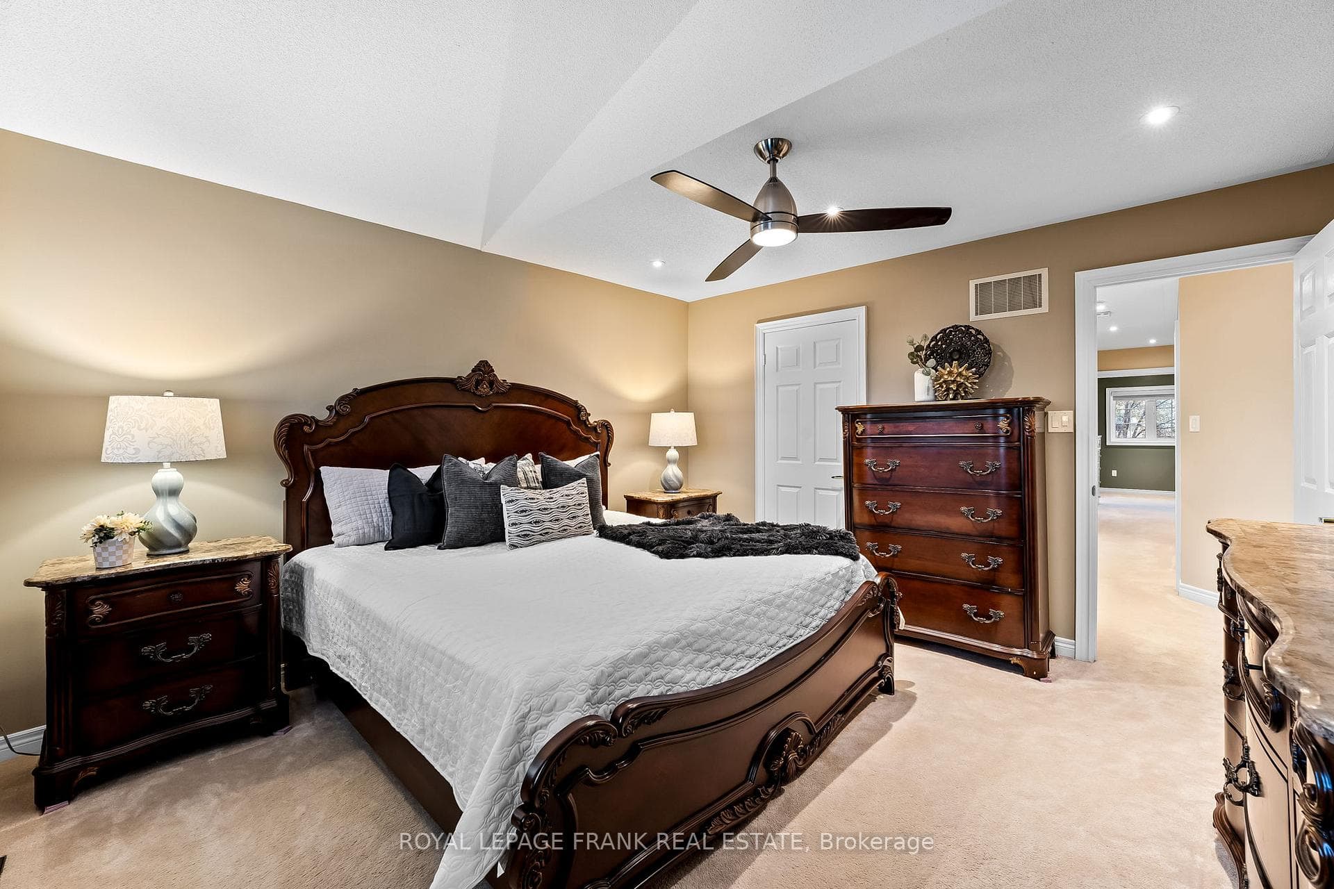 100 Cachet Boulevard photo 23