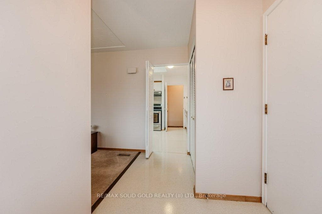 39 Ramblewood Way photo 6