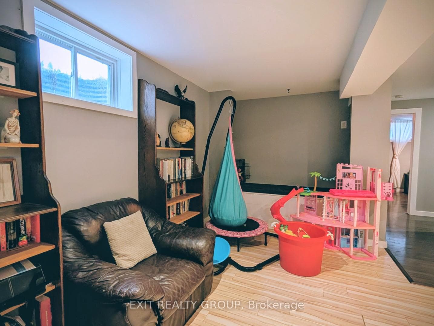 354 Riverside Parkway photo 26
