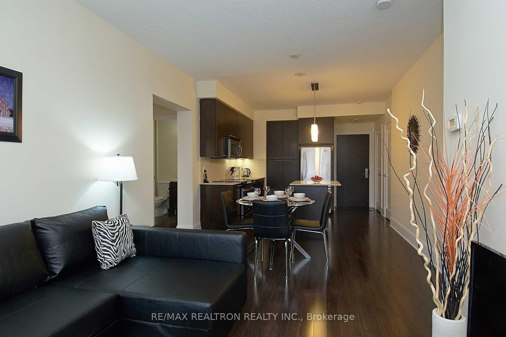 70 Roehampton Avenue Unit 1319 photo 9