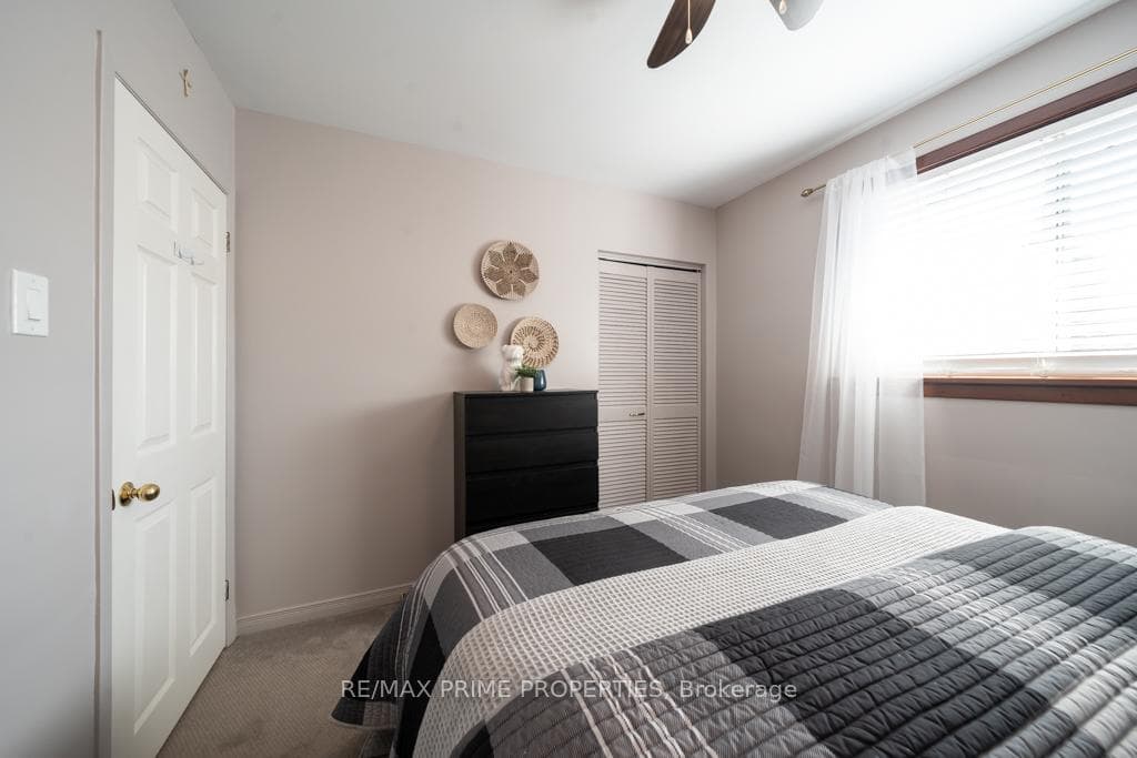 33 Waldock Street photo 18