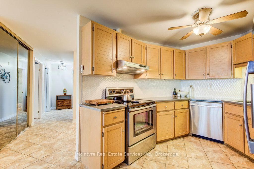 24 Marilyn Drive Unit 704 photo 7
