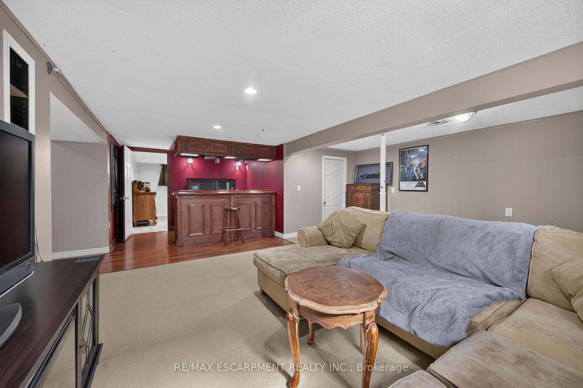 251 Mackenzie Crescent photo 30