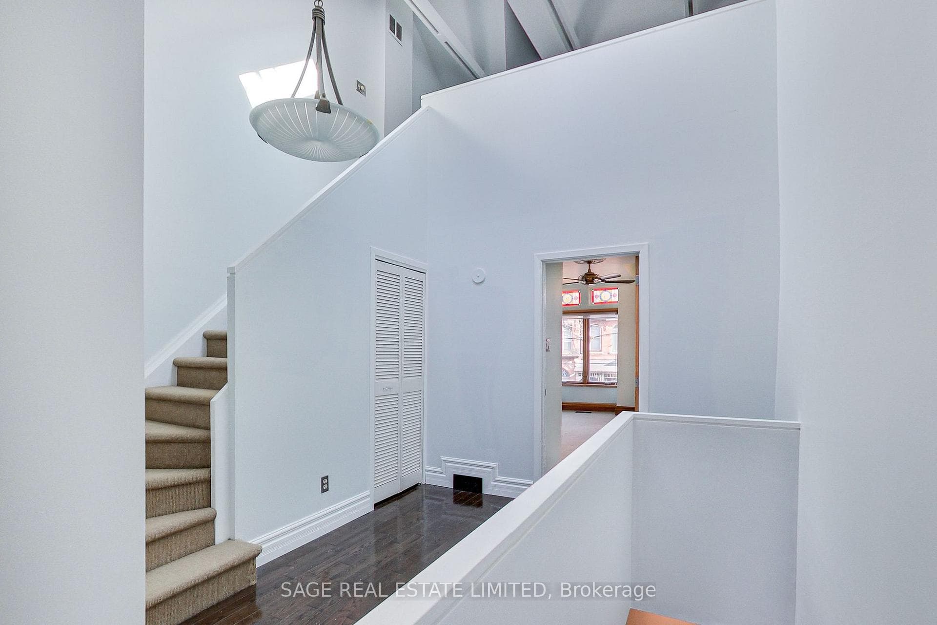 104 Sumach Street photo 19