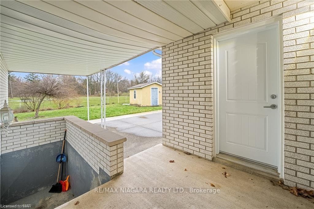 45 Meadowbrook Crescent photo 31