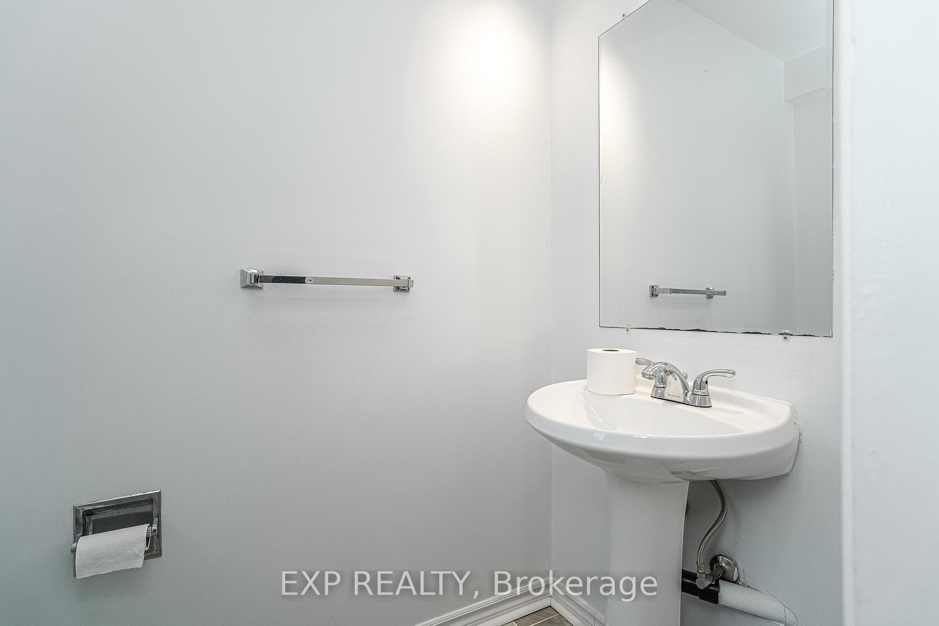 49 Forester Crescent Unit D photo 8