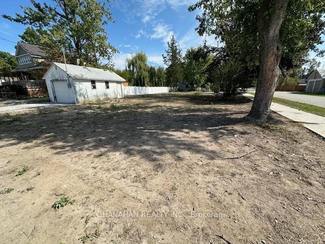 8066 Wallace Street photo 1
