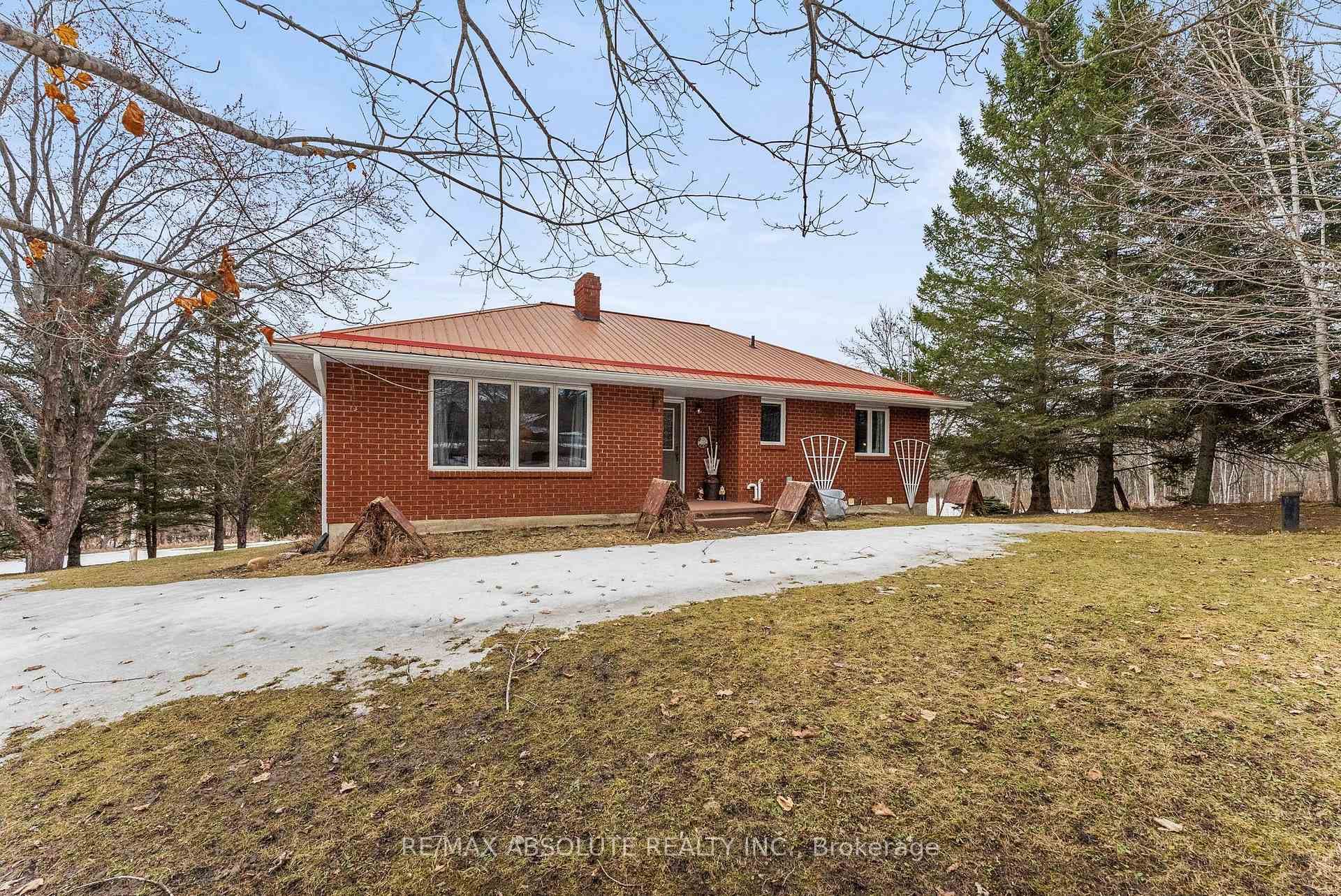 864 McLachlan Road photo 38