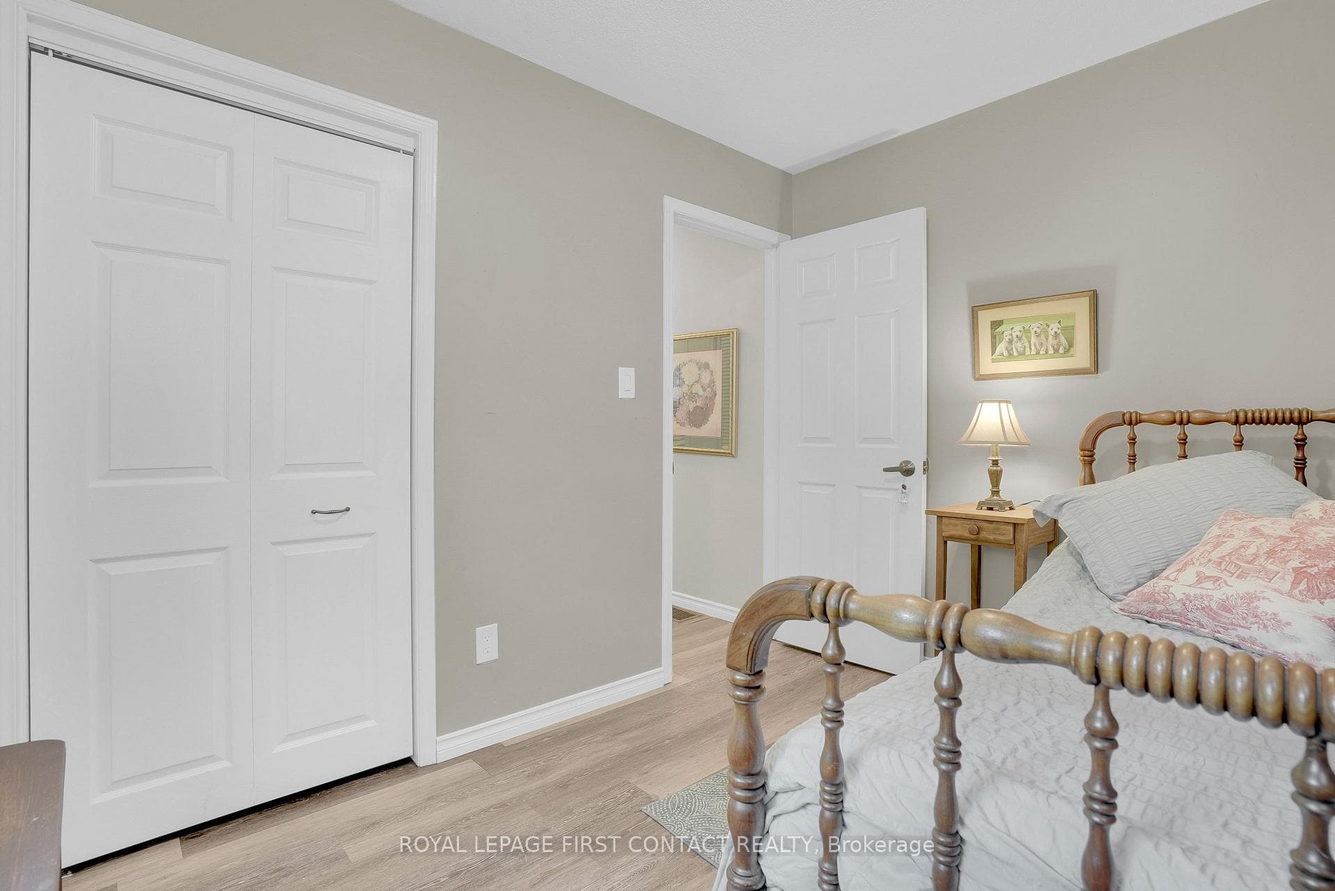 214 Point Street photo 19