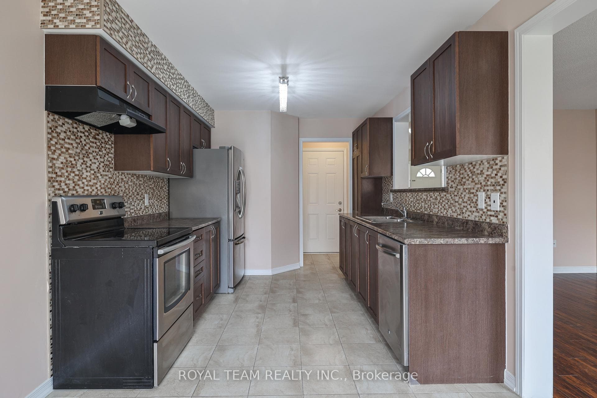 1398 Hunter Street photo 13
