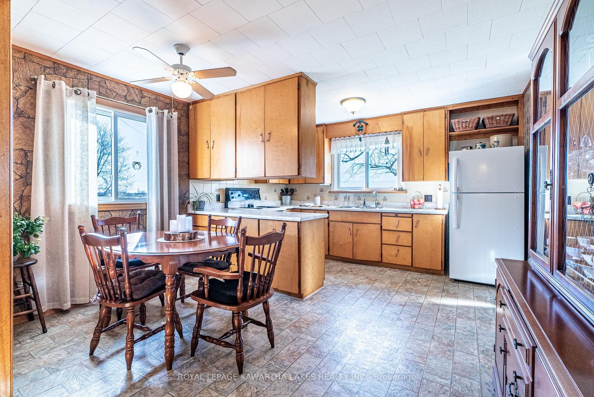 536 Cambray Road photo 13