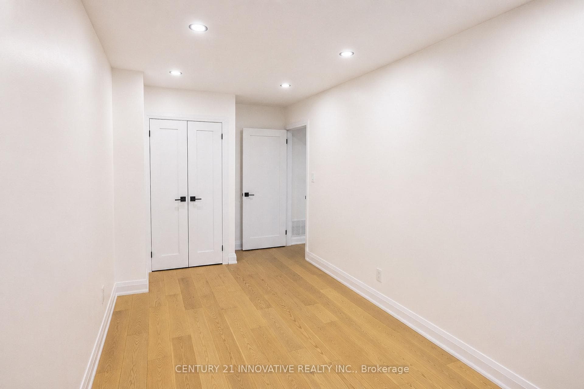 2451 Bridletowne Circle Unit 19 photo 24