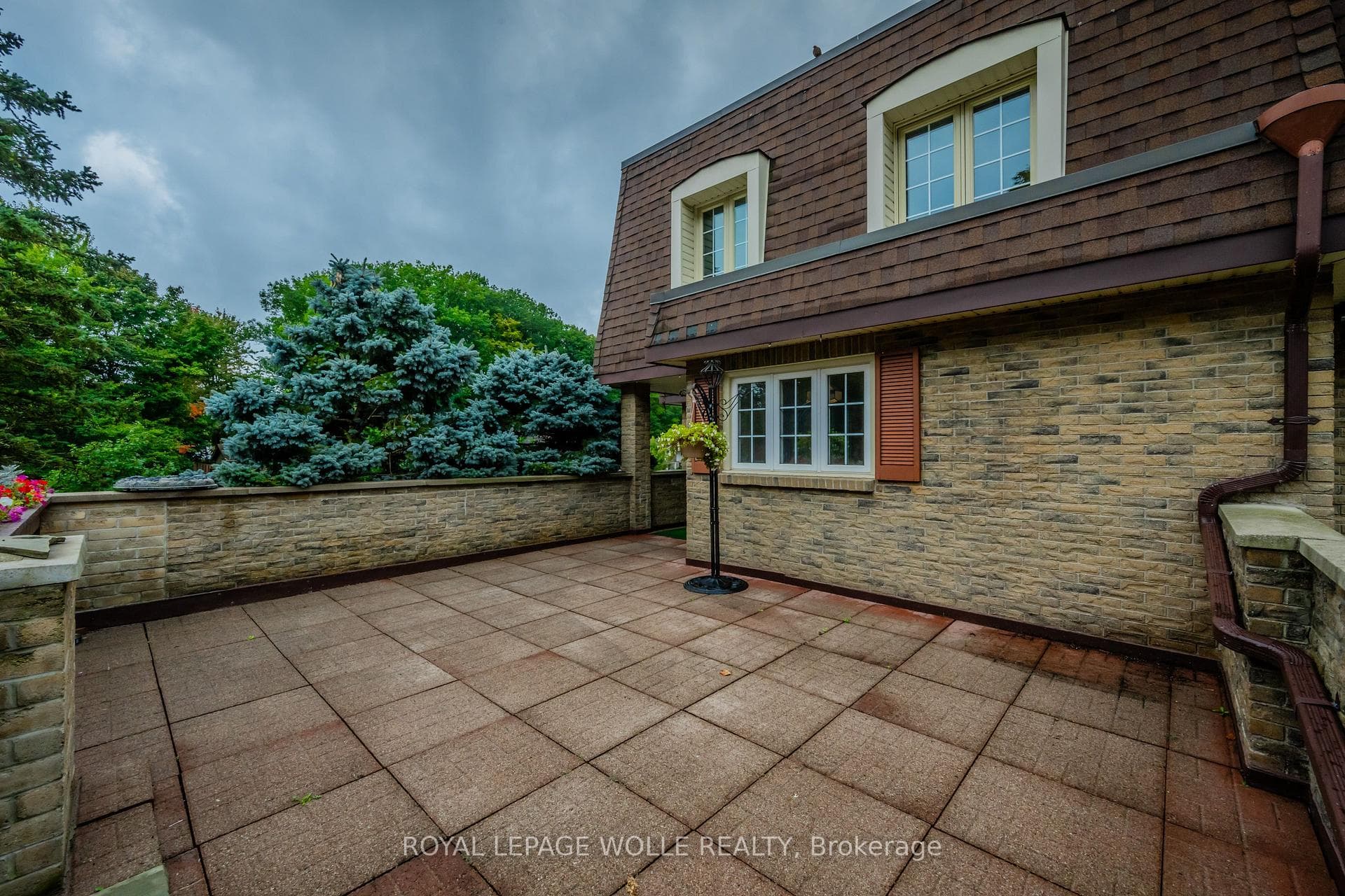 250 Kingswood Drive Unit 1 photo 39