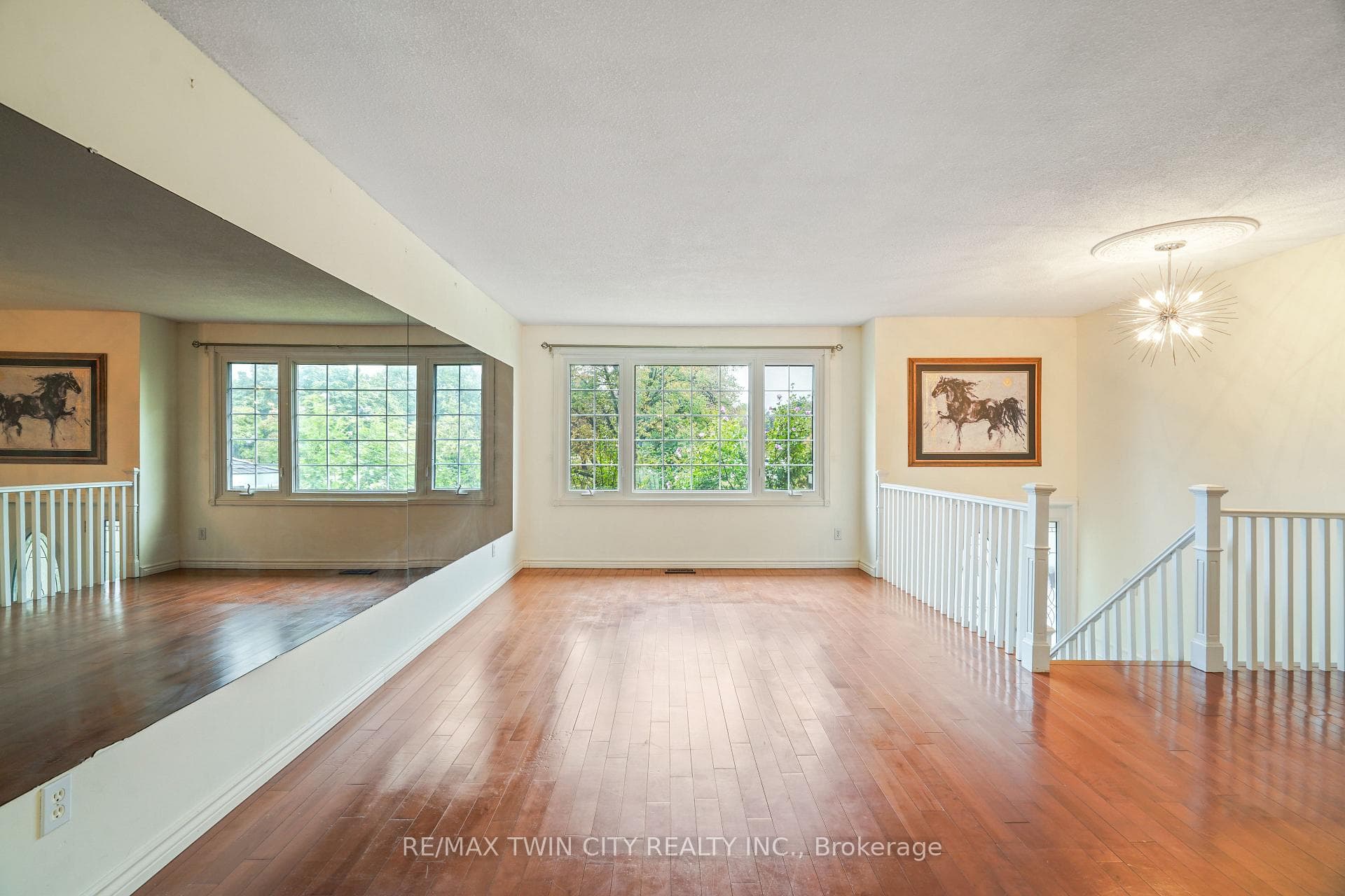 57 Ashgrove Avenue photo 13