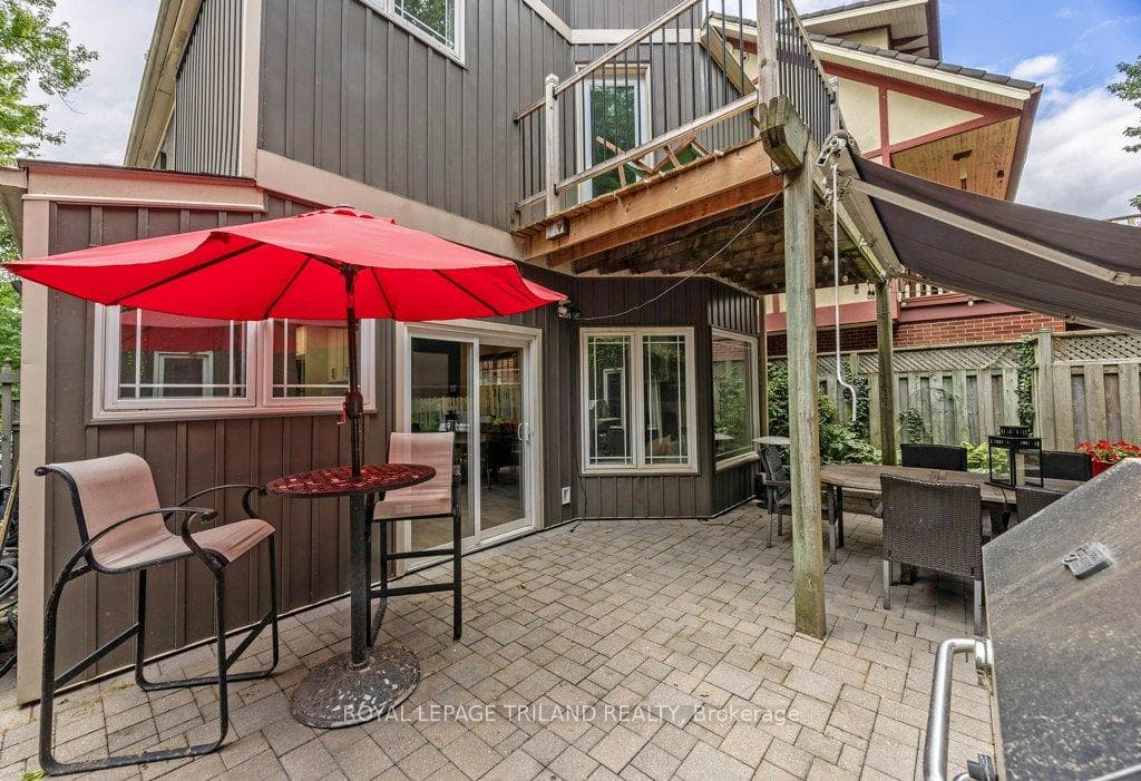 818 Talbot Street photo 36