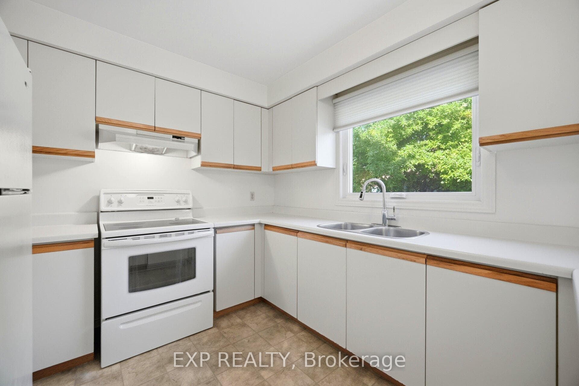 1938 Kempton Park Drive photo 8